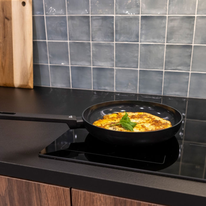 Cosy&Trendy Full Black Frying Pan 24cm