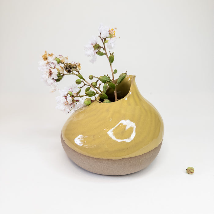 Dombo Bud Vase (Short with Spout)