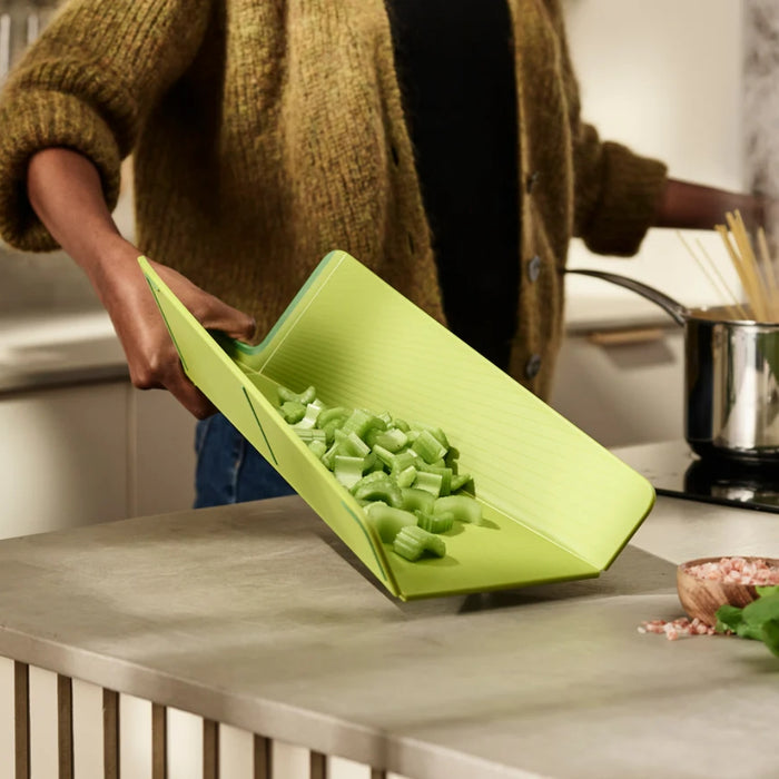 Joseph Joseph Chop2Pot™ Plus Folding Chopping Board Regular - Green