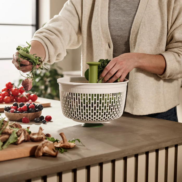 Joseph Joseph Spindola™ In-Sink Salad-Spinning Colander