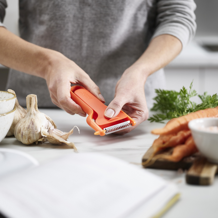 Joseph Joseph SafeStore™ Julienne Peeler - Orange