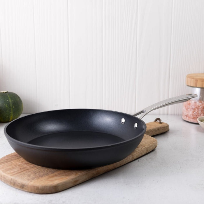 Brabantia Chrome 28cm Frying Pan - Gourmet Gear