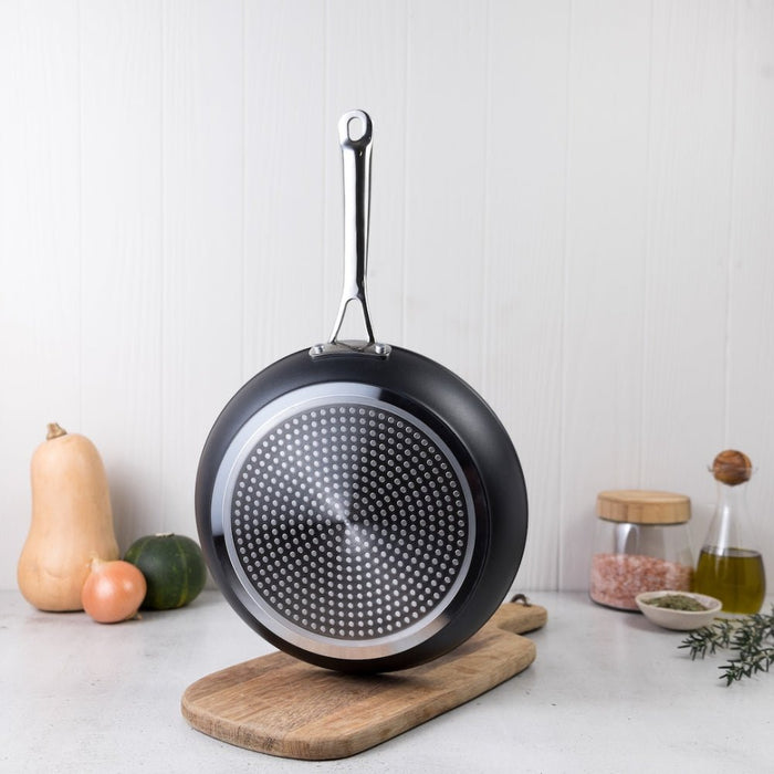 Brabantia Chrome 28cm Frying Pan - Gourmet Gear