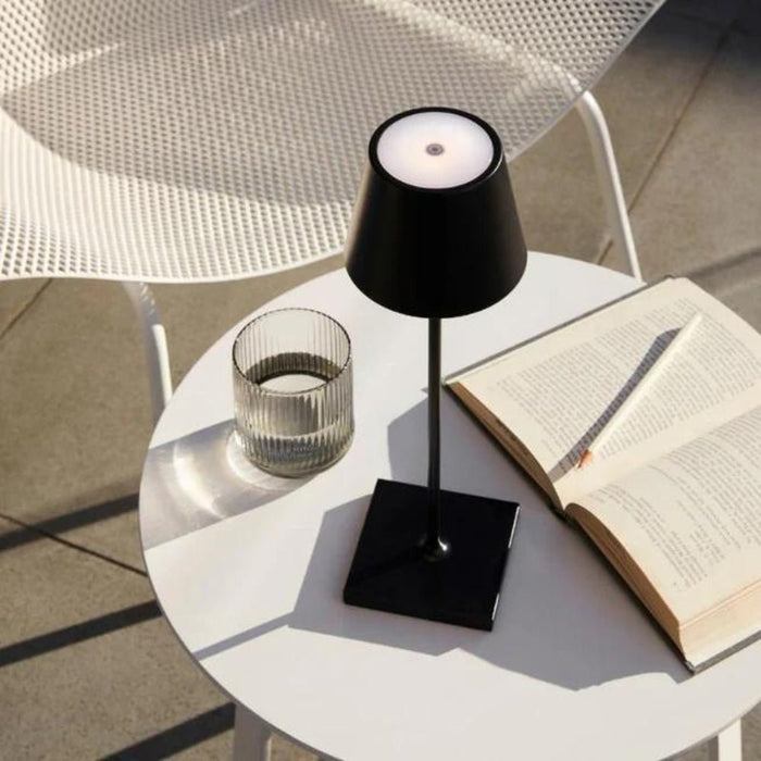 Harper Smooth Shade Black | White Rechargeable Table Lamp - Gourmet Gear