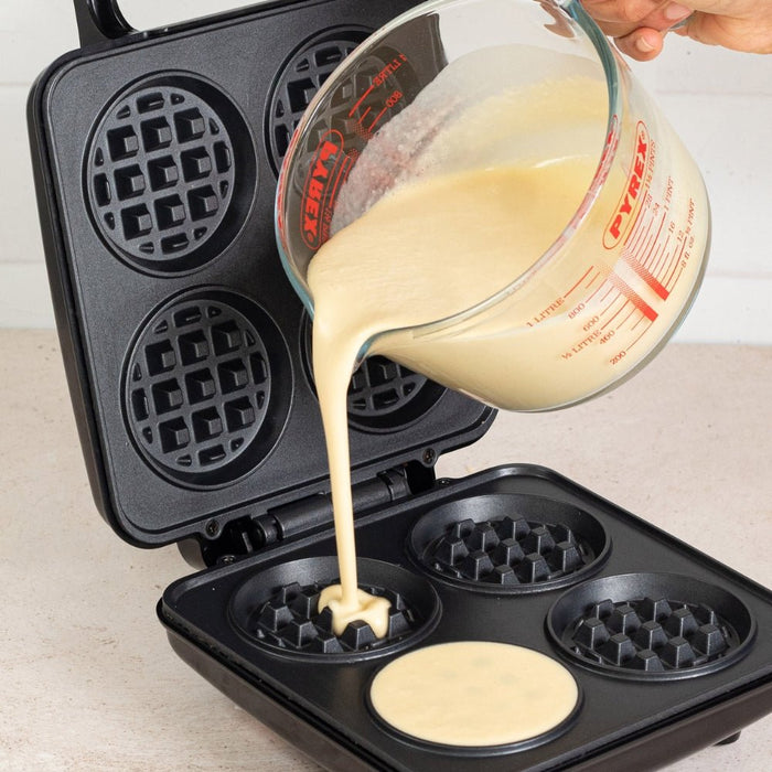 Swan Classic Waffle Maker - Gourmet Gear