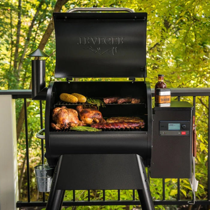 Traeger Pro 575 Wood Pellet Grill - Gourmet Gear
